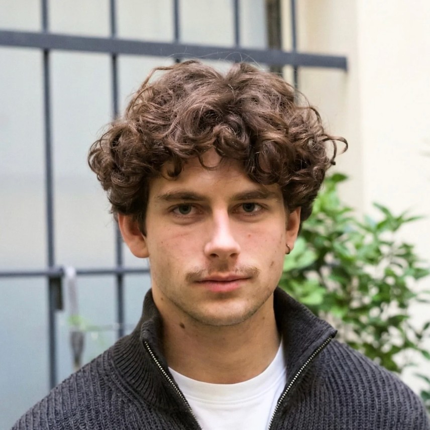 Leo, Scroll creator